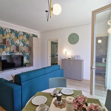 Appartamento Bellissima Vista Lago, Spiaggia Privata,Nuovo 바르돌리노